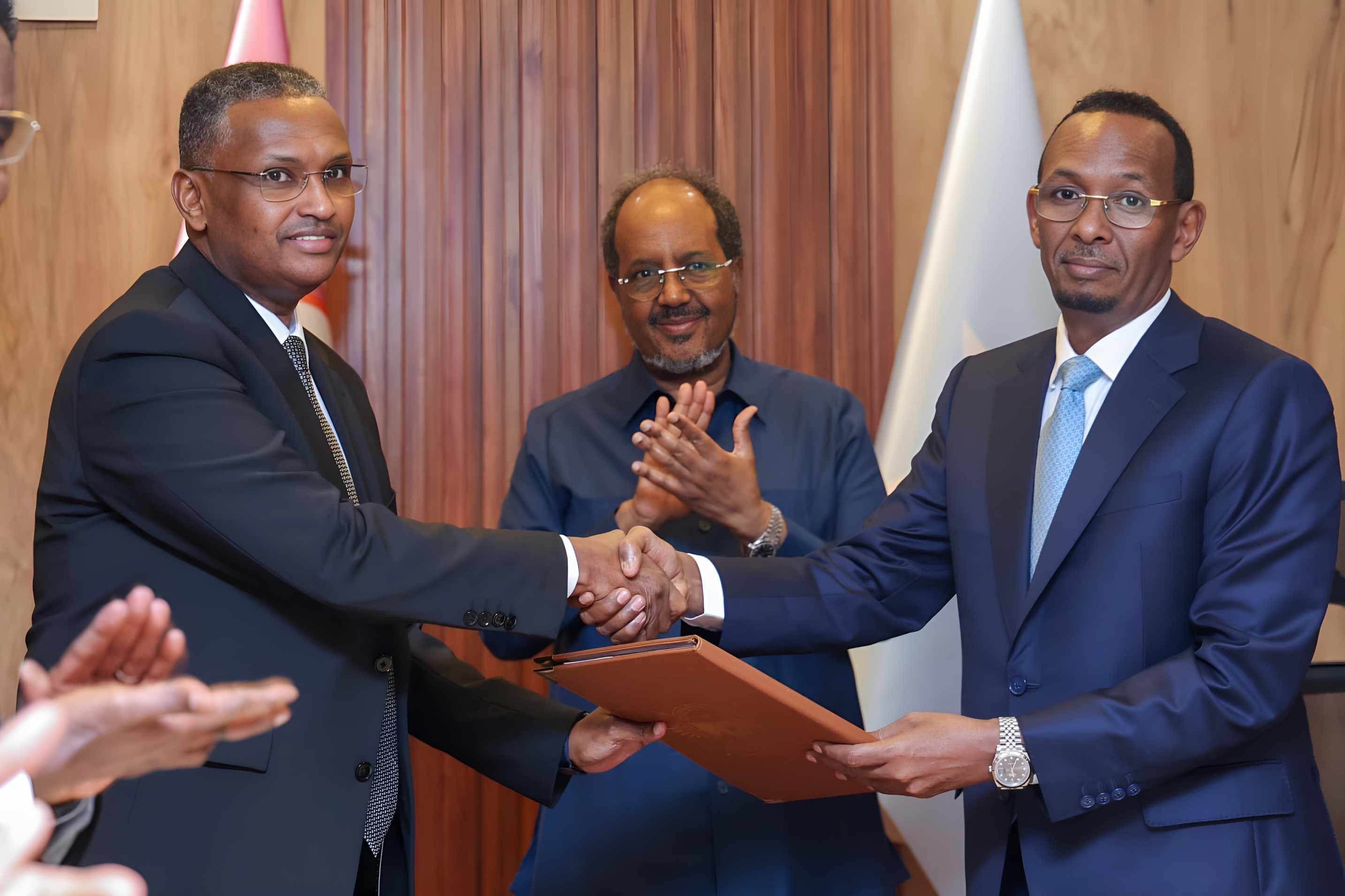 President Mohamud oversees leadership handover at Somalia's intelligence agency