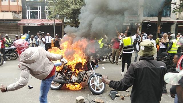 Medics slam police attacks, demand urgent dialogue to ease tensions