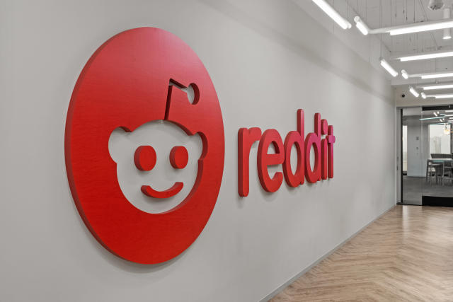 Reddit launches High Court challenge to Australia's social media ban for kids