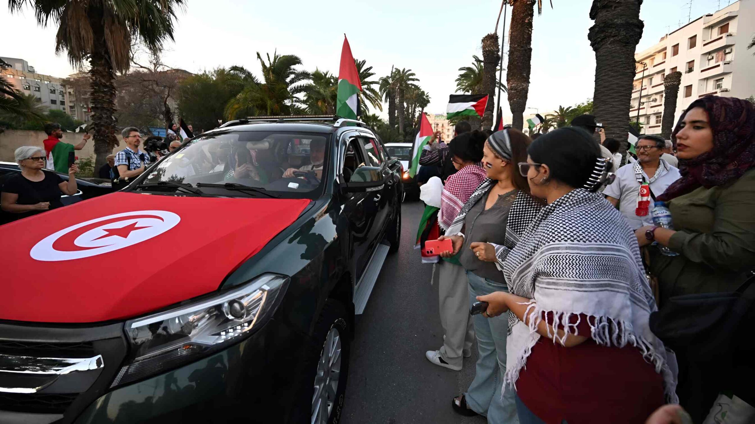 Tunisian, Algerian activists head to Rafah border in bid to break Gaza siege