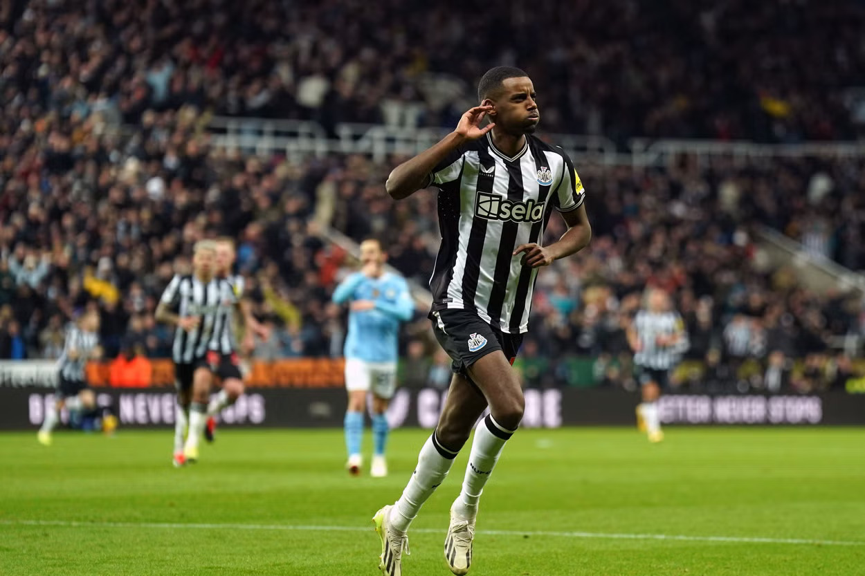 Liverpool openly salivate at Alexander Isak, but will Newcastle United sell him?
