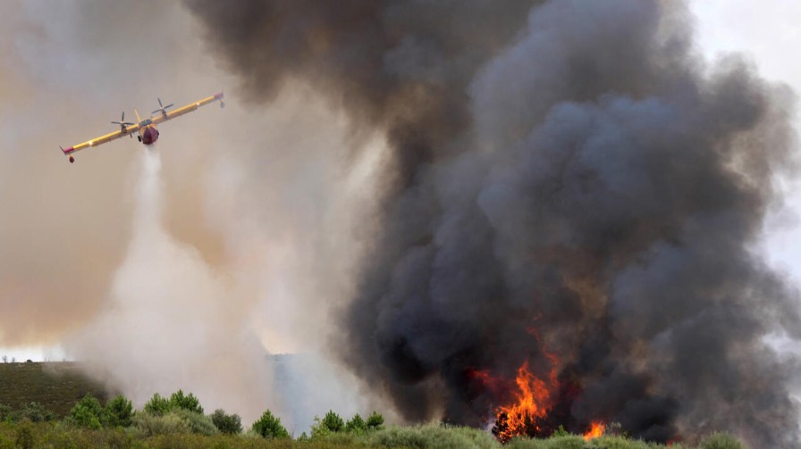 EU sends firefighting planes as Spain battles deadly wildfires