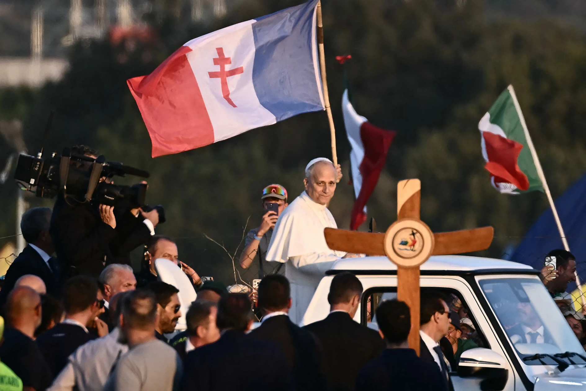 Pope Leo XIV gets rock star welcome from young Catholics at vigil