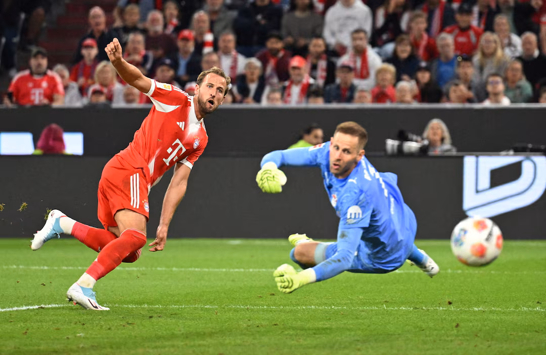 Kane hits hat-trick as Bayern hammer RB Leipzig